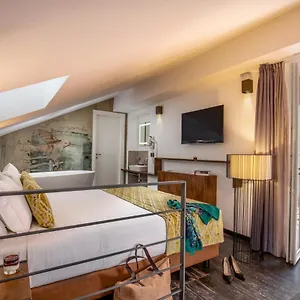 https://navona-essence-hotel.it-romehotels.com